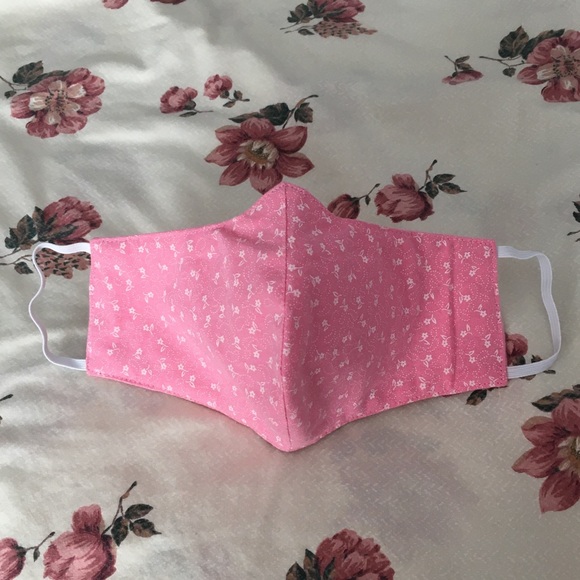 Daisies on Bright Pink: quality cotton face mask - Picture 2 of 8